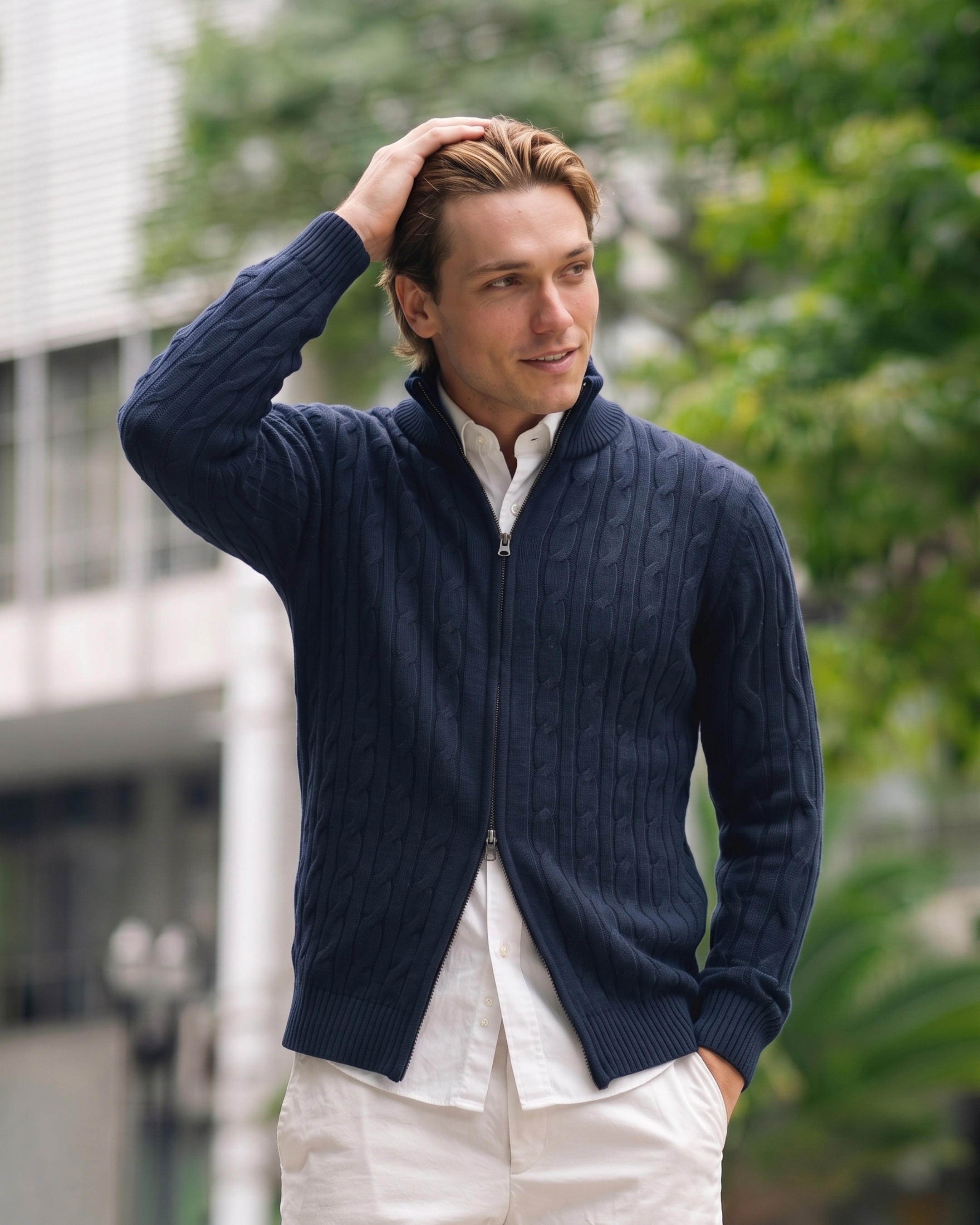 Tricot Full Zip Trançado Azul Marinho — jaqueta masculina em cable knit — Parla
