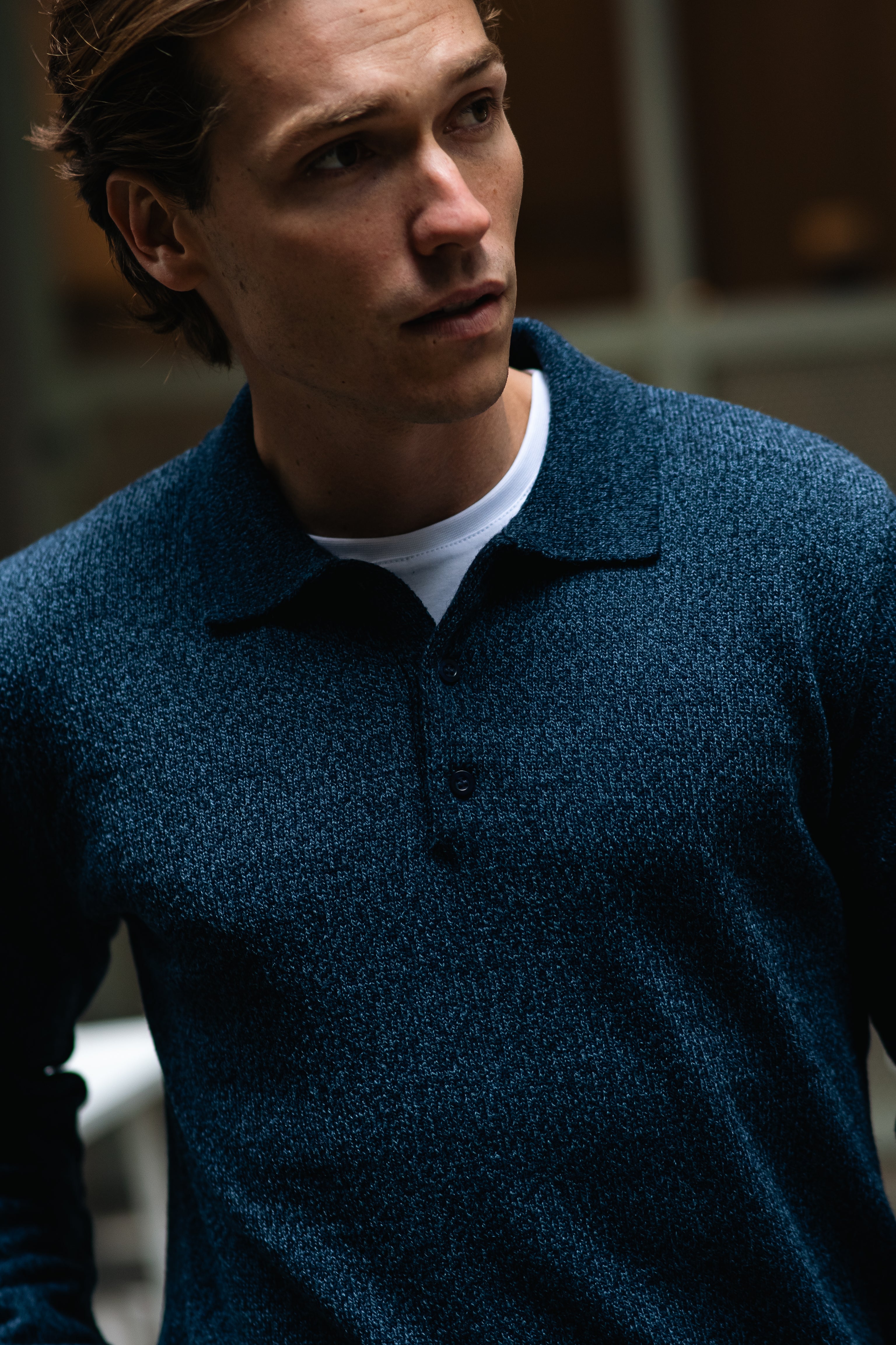 Polo Lã Azul Mescla e Camiseta Pima Branca