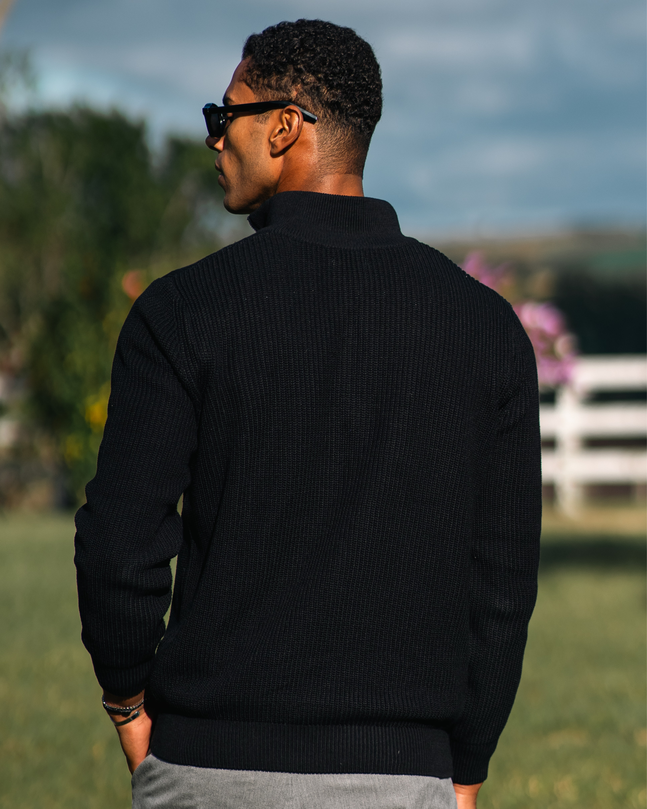 Tricot quarter zip masculino preto — vista das costas — caimento Parla