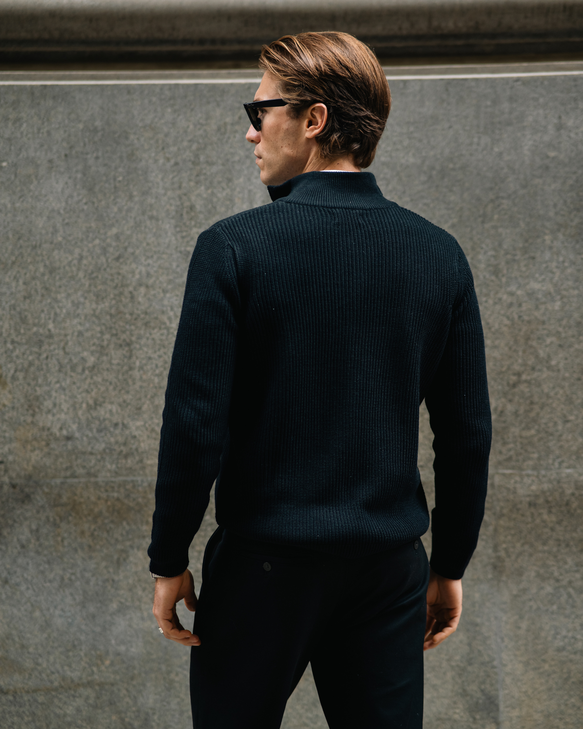 Suéter Masculino Tricot Meio Zíper Gola Alta Preto costas Parla