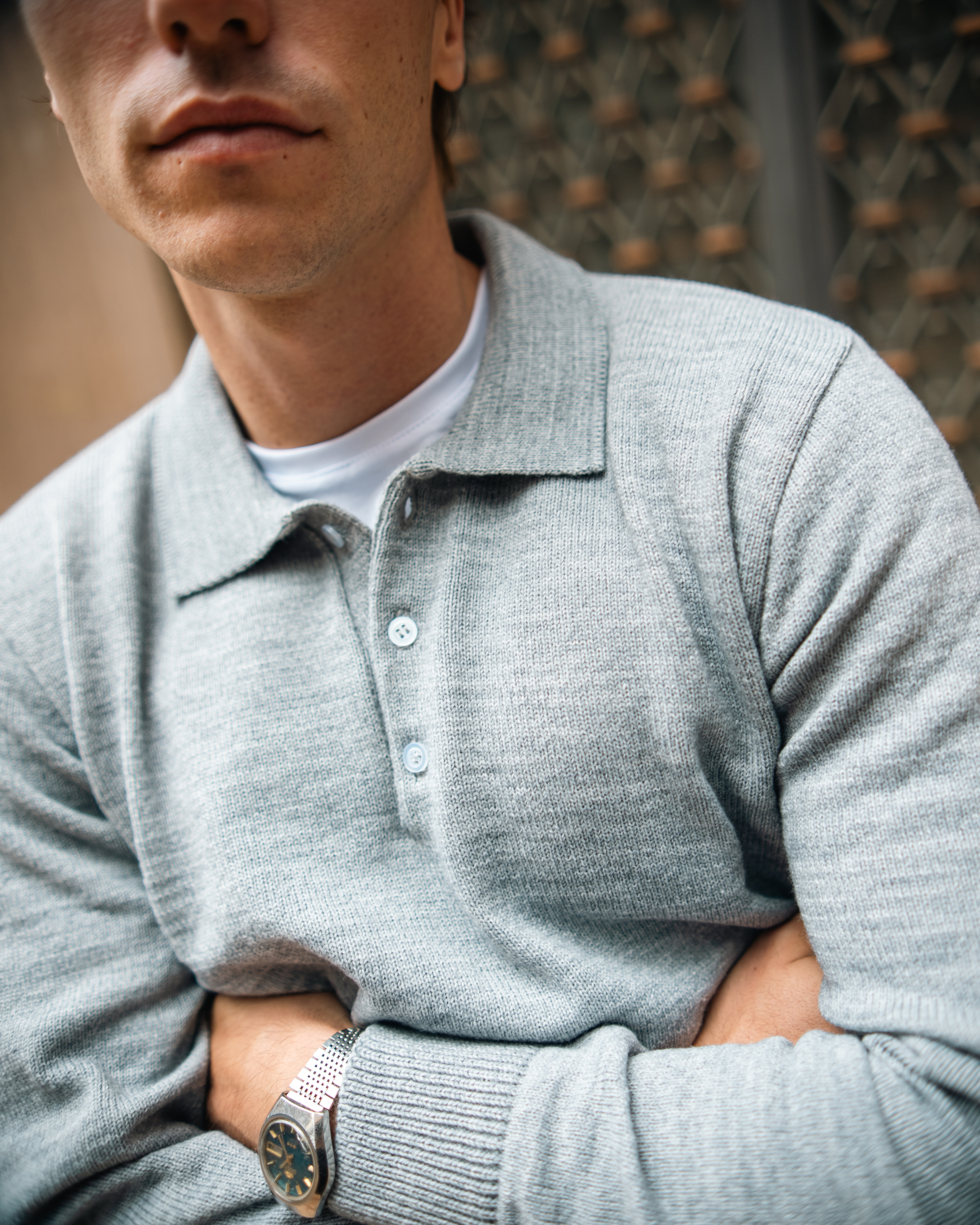 Sueter em gola polo cinza mescla masculino tricot Parla frontal aproximado
